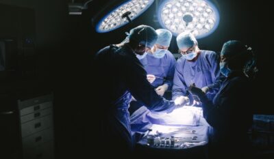 Haemorrhoid Banding vs Surgery: Why Patients Prefer Minimally Invasive Treatment